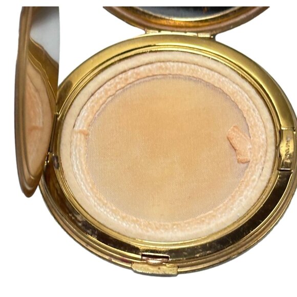 Vogue Vanities Exotic Bird Motiff Brass and Enamel Gold Tone Compact c1940s - Picture 6 of 9